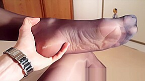 Sandra Jayde in Shiny Black Pantyhose and Pink Stilettos